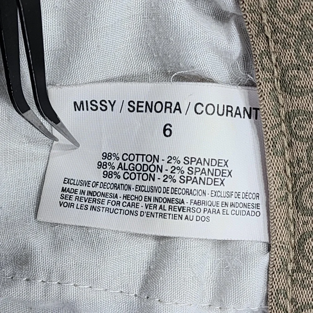 Gloria Vanderbilt Shorts Womens 6 Beige Celina Chino Twill Stretch Casual Summer